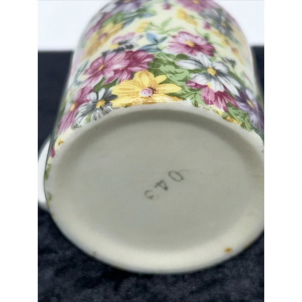 Vintage Smaller Chintz Floral Roses Mug 3" Tall 2.75" Diameter - Picture 3 of 4